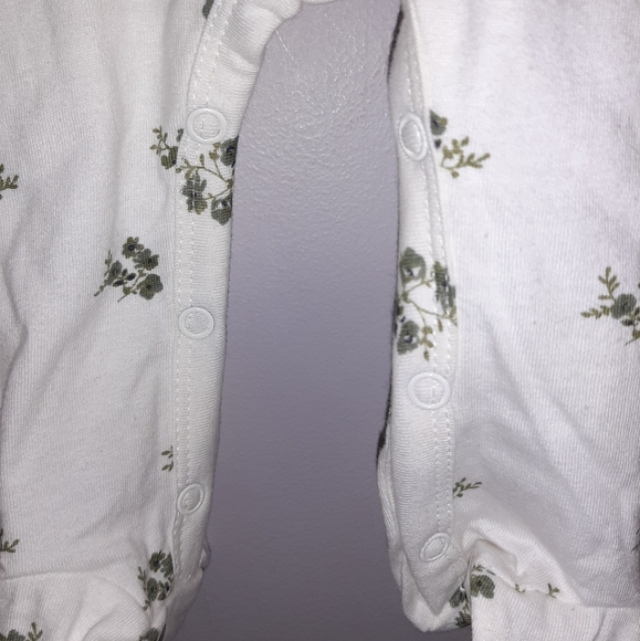 🆕️ 7 For All Mankind Baby Girls Ivory Floral Footed Sleeper Set / 3-6 Months - Picture 5 of 7